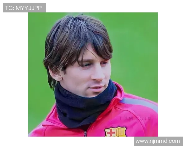 足球场上的传奇人物13号背后的明星故事与荣耀之路